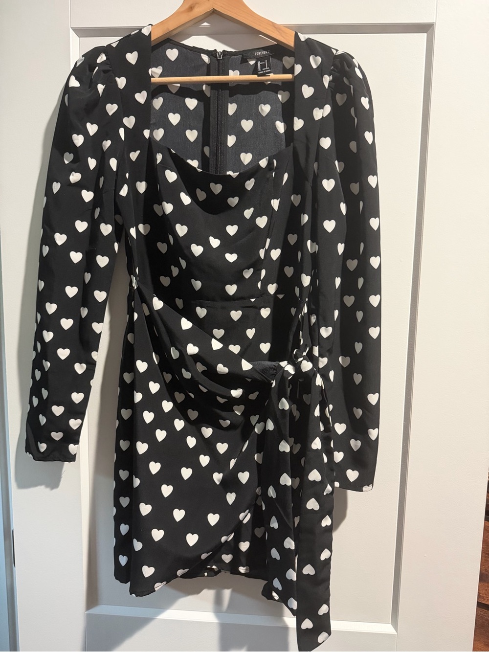 Forever 21 Black and White Heart Print Wrap Dress with Long Sleeves NWT